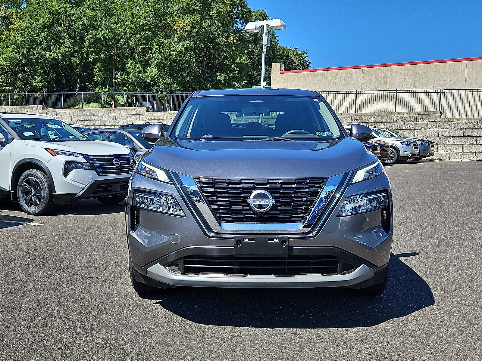 Certified 2023 Nissan Rogue SV image 2