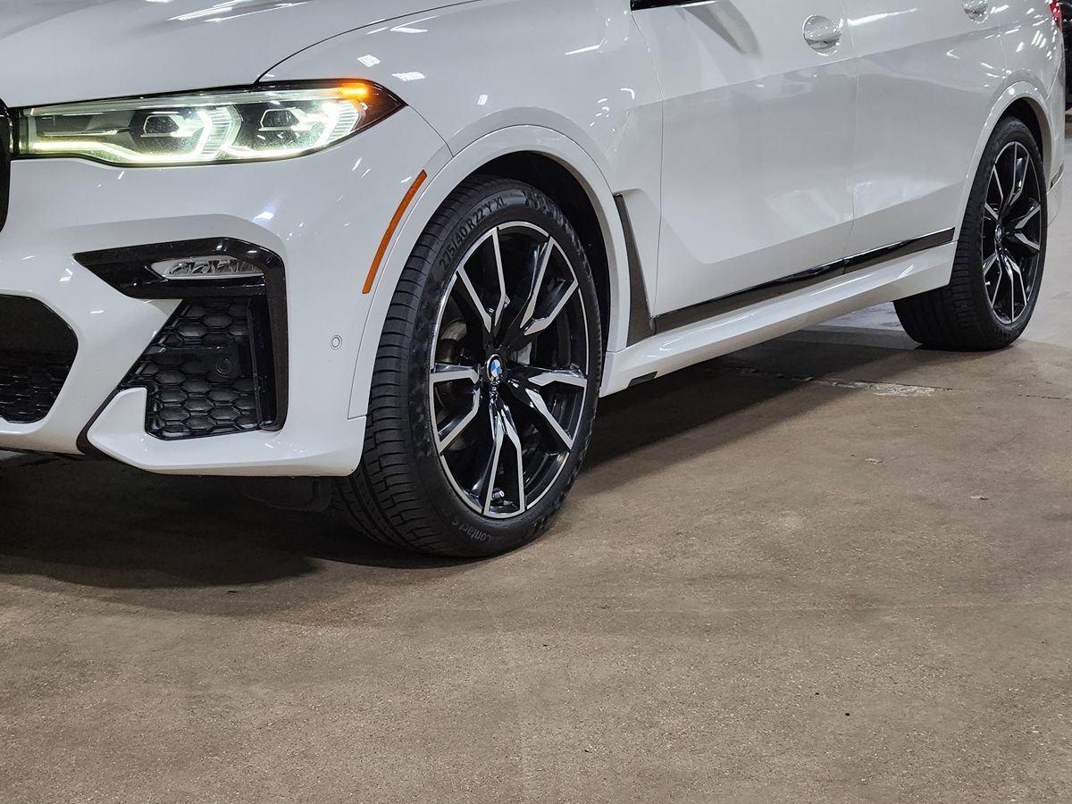 Used 2020 BMW X7 xDrive40i w/ M Sport Package AWD/4WD image 17