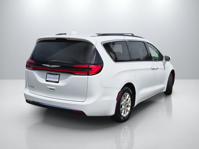 Used 2022 Chrysler Pacifica Touring-L FWD image 7