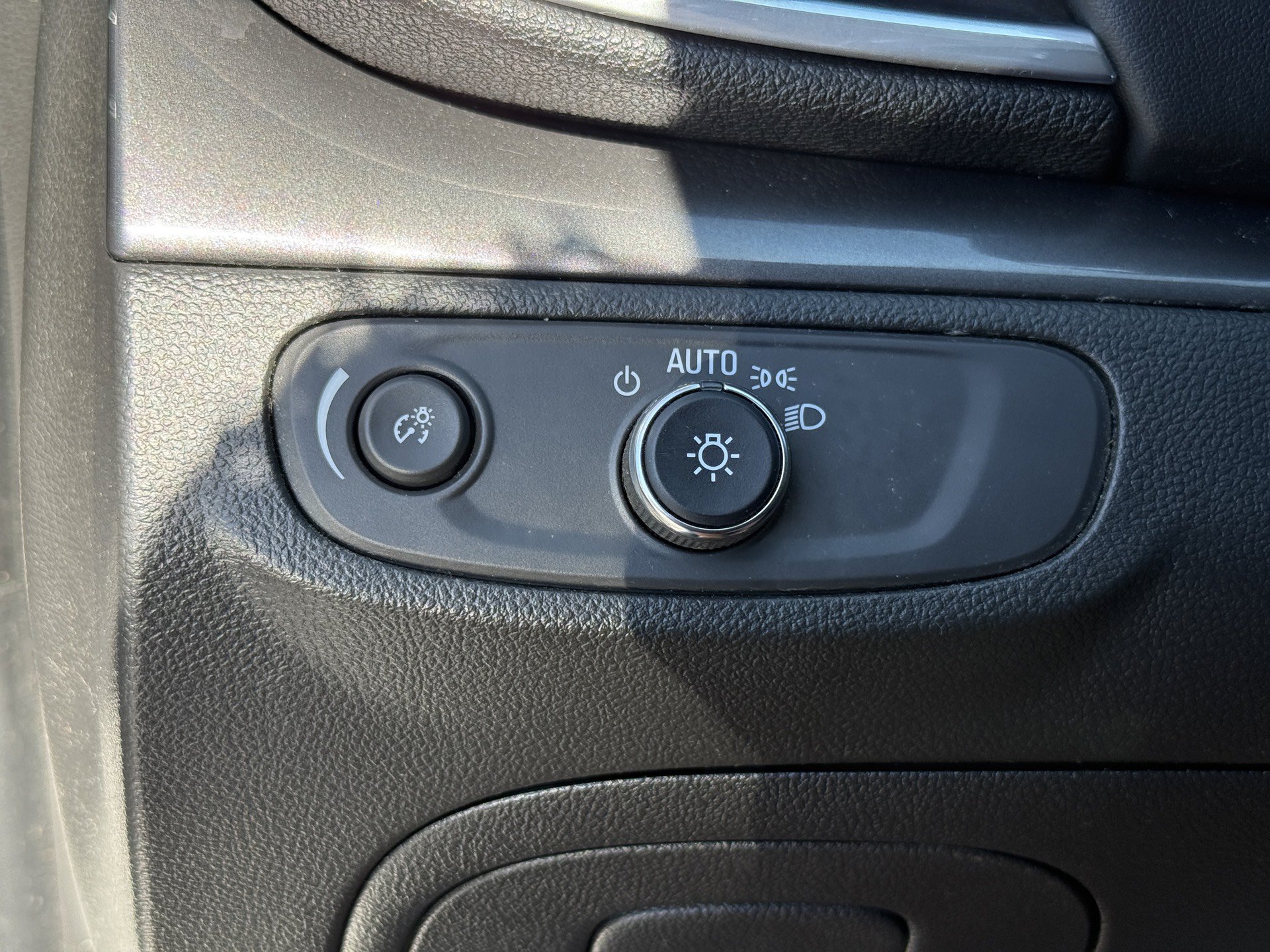 Used 2021 Buick Encore Preferred w/ Safety Package AWD/4WD image 33