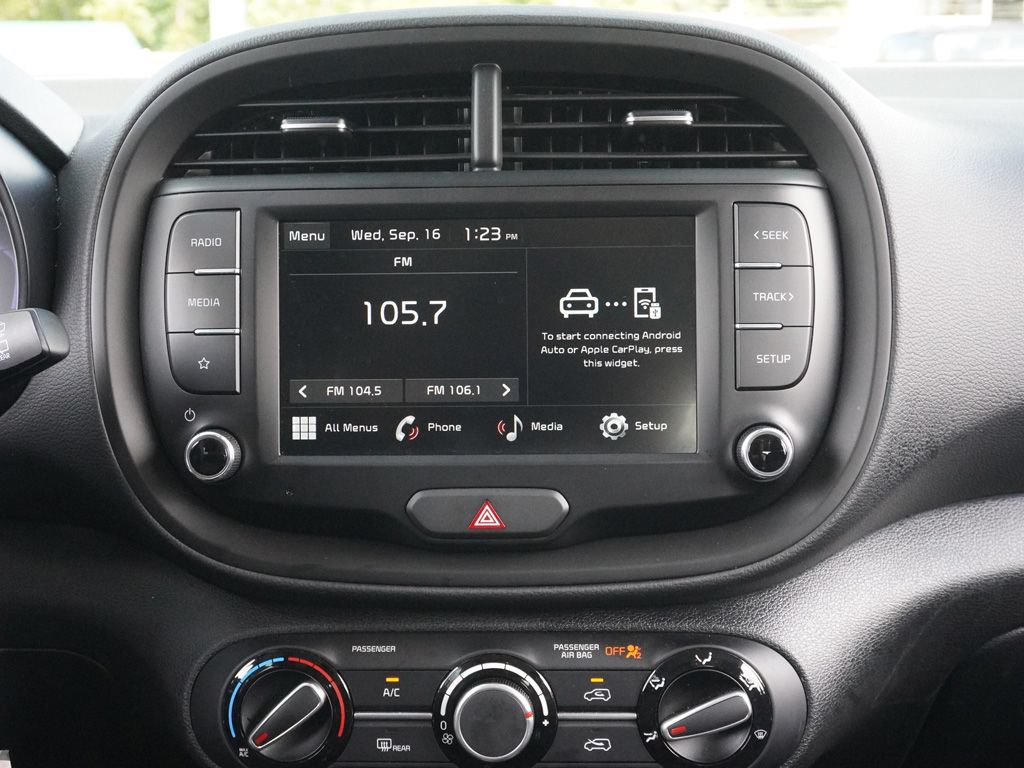 Used 2025 Kia Soul LX w/ LX Technology Package FWD image 40