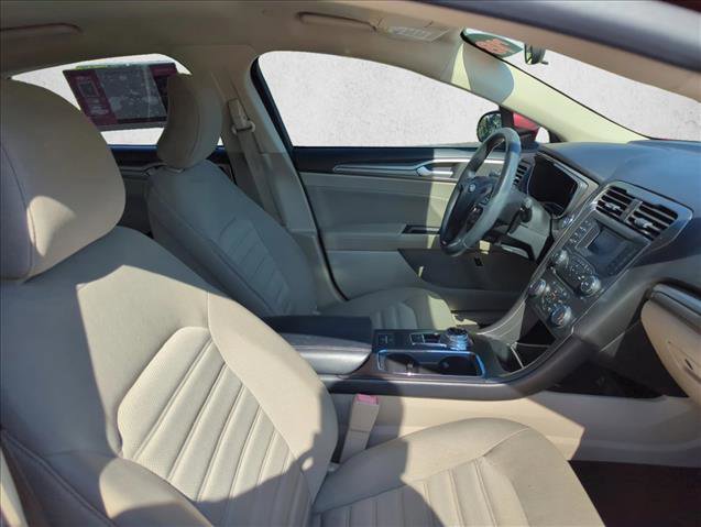 Used 2018 Ford Fusion SE FWD image 23