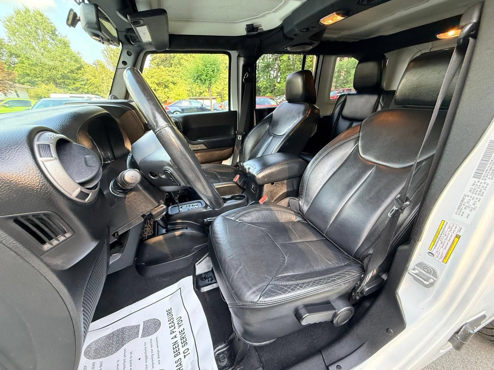 Used 2013 Jeep Wrangler Unlimited Sahara AWD/4WD image 21