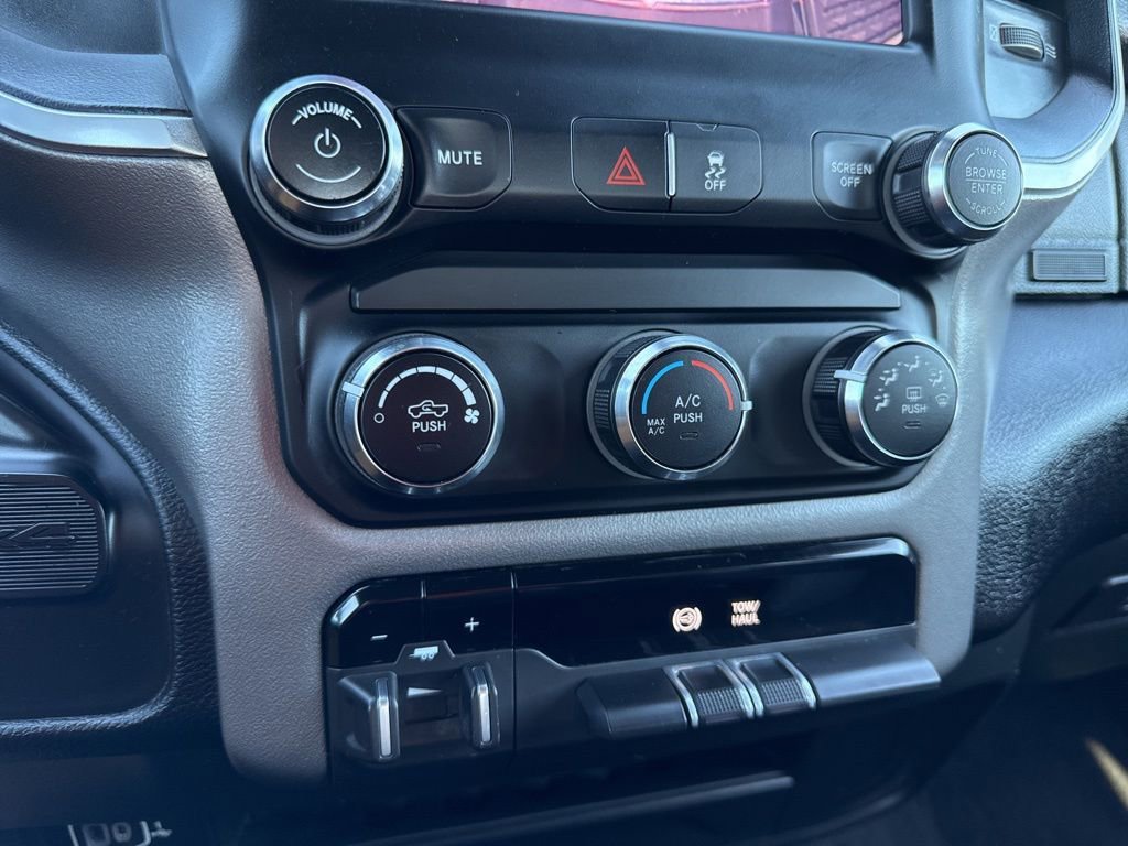 Used 2024 RAM 3500 Big Horn image 31