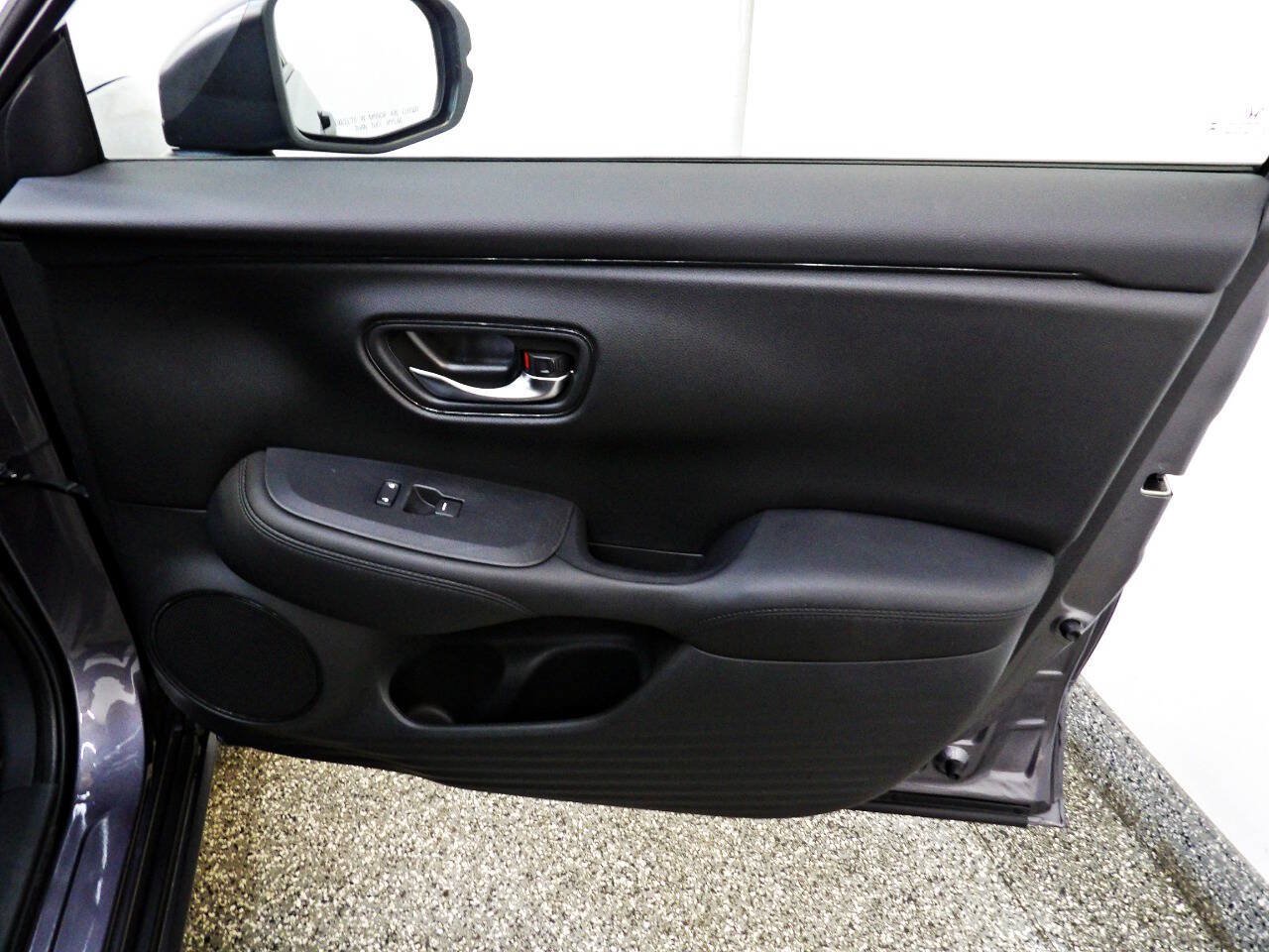 Used 2024 Honda HR-V LX image 11