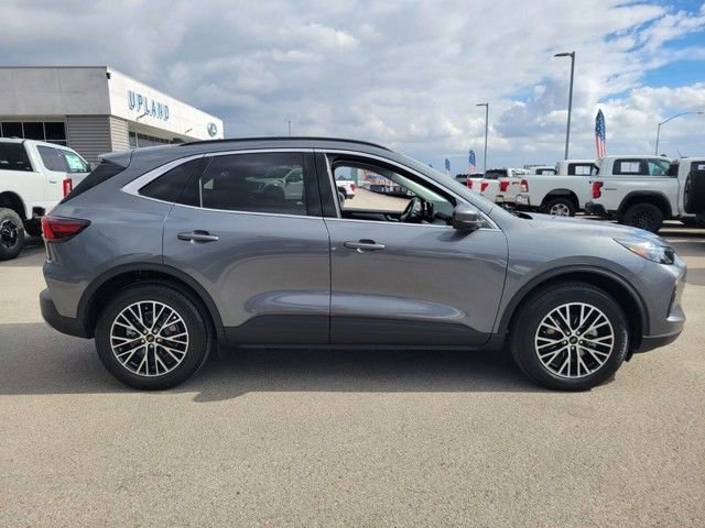 Used 2024 Ford Escape SE w/ PHEV Premium Package image 7