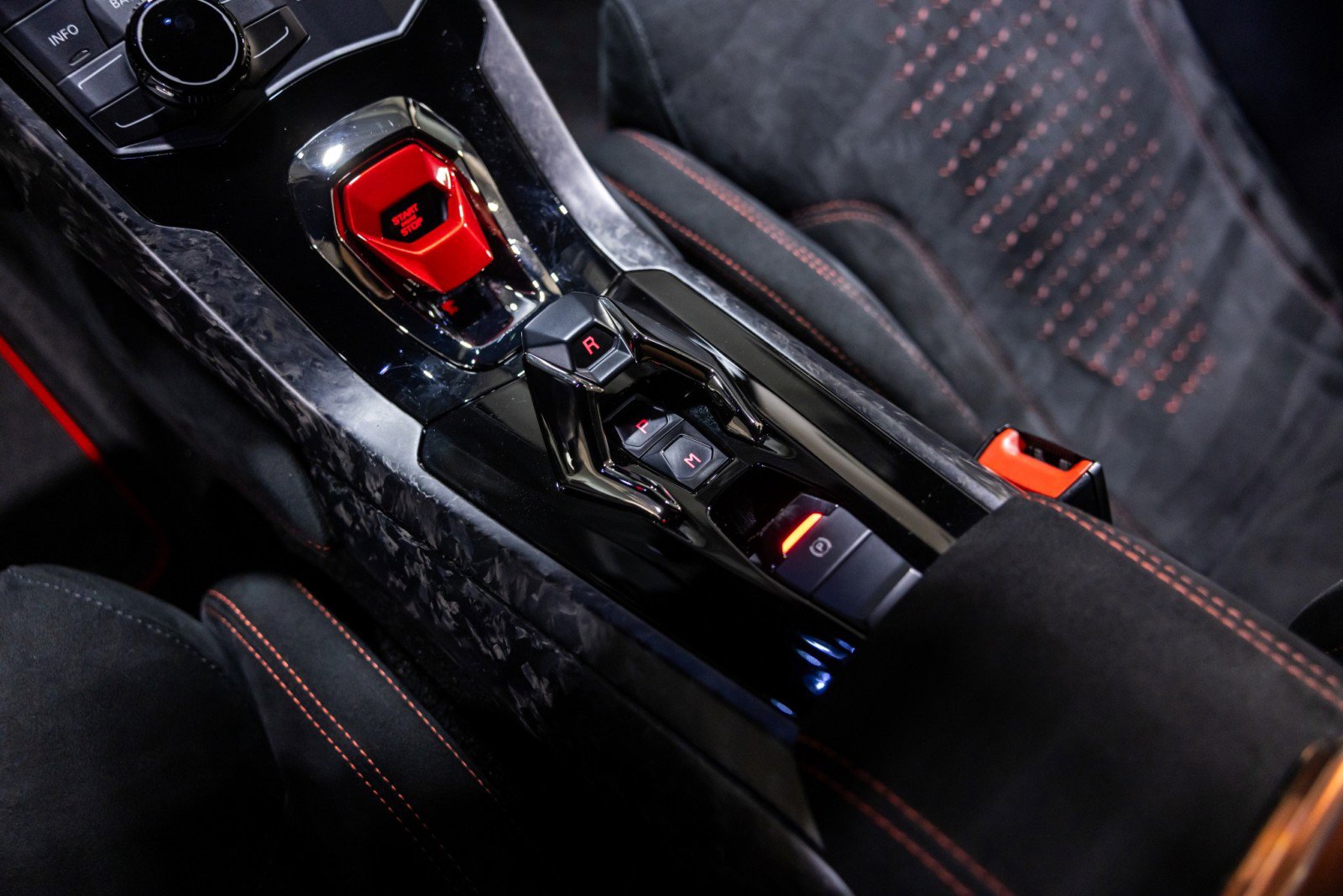 Used 2018 Lamborghini Huracan Performante AWD/4WD image 44