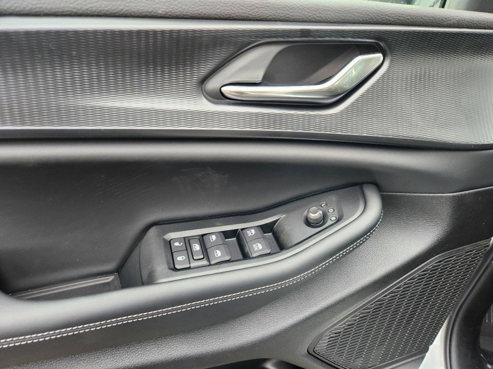 New 2025 Jeep Grand Cherokee Altitude image 12