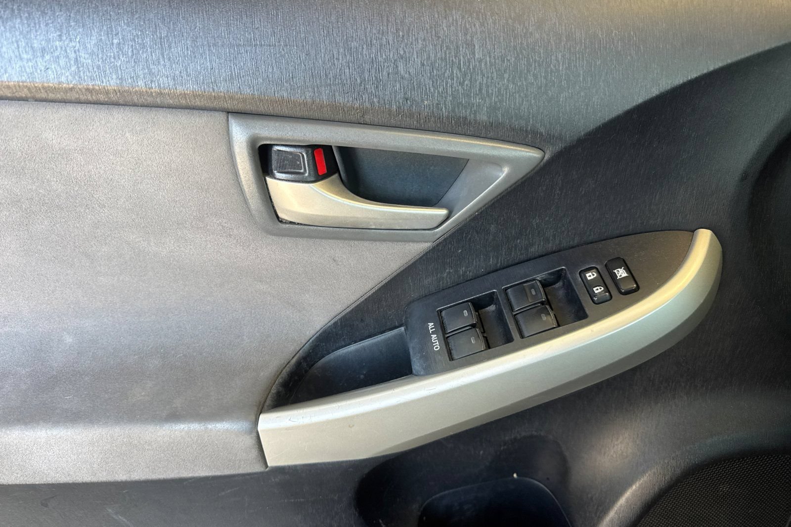 Used 2015 Toyota Prius Two FWD image 12