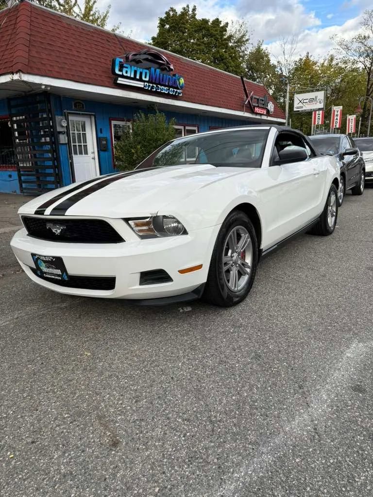 Used 2012 Ford Mustang Premium image 2
