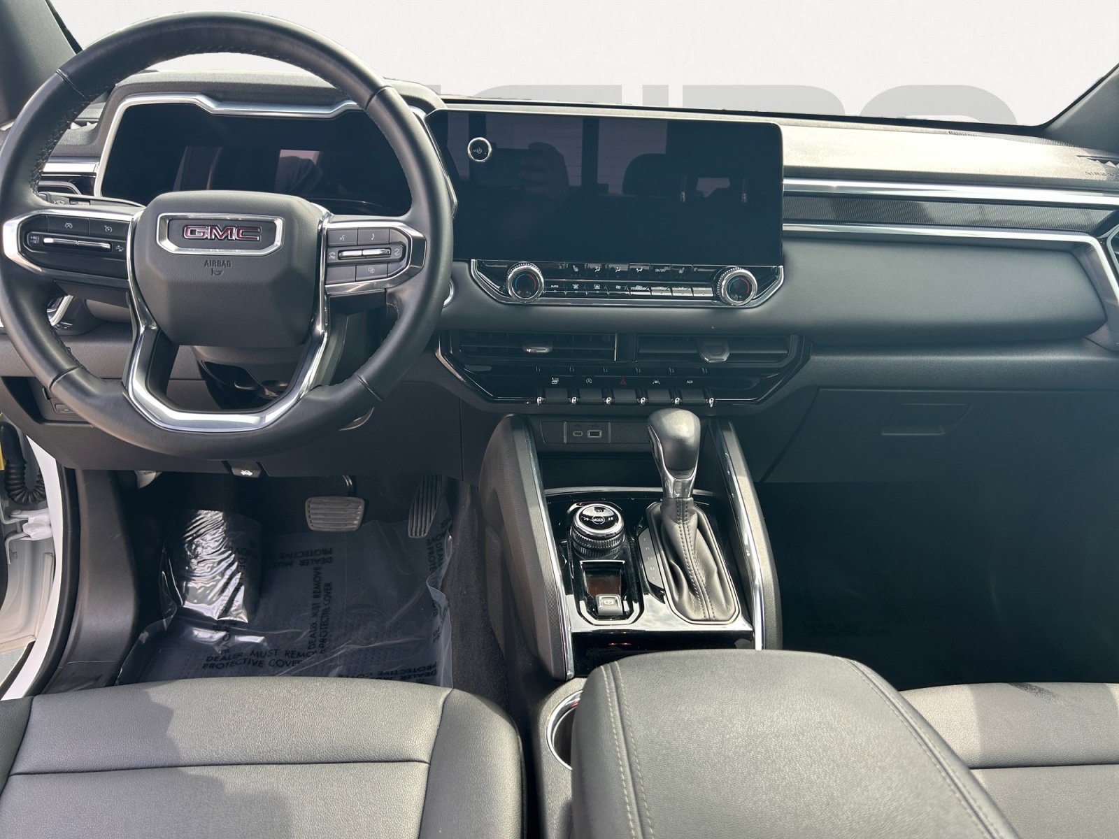 Used 2024 GMC Canyon Elevation w/ Elevation Premium Package image 3