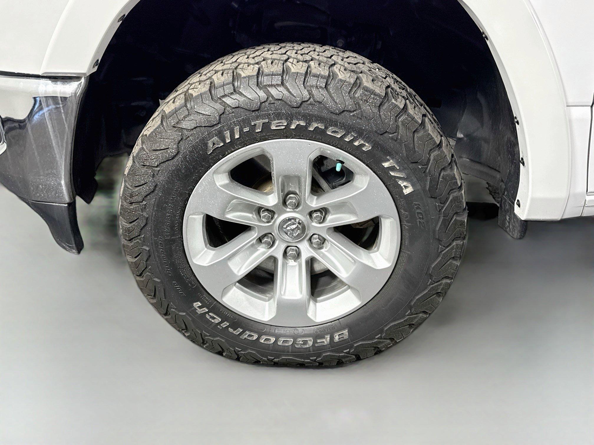 Used 2019 RAM 1500 Laramie AWD/4WD image 38
