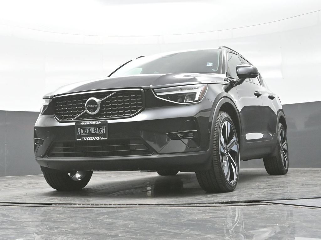 Used 2024 Volvo XC40 B5 Plus w/ Protection Package Premier AWD/4WD image 25