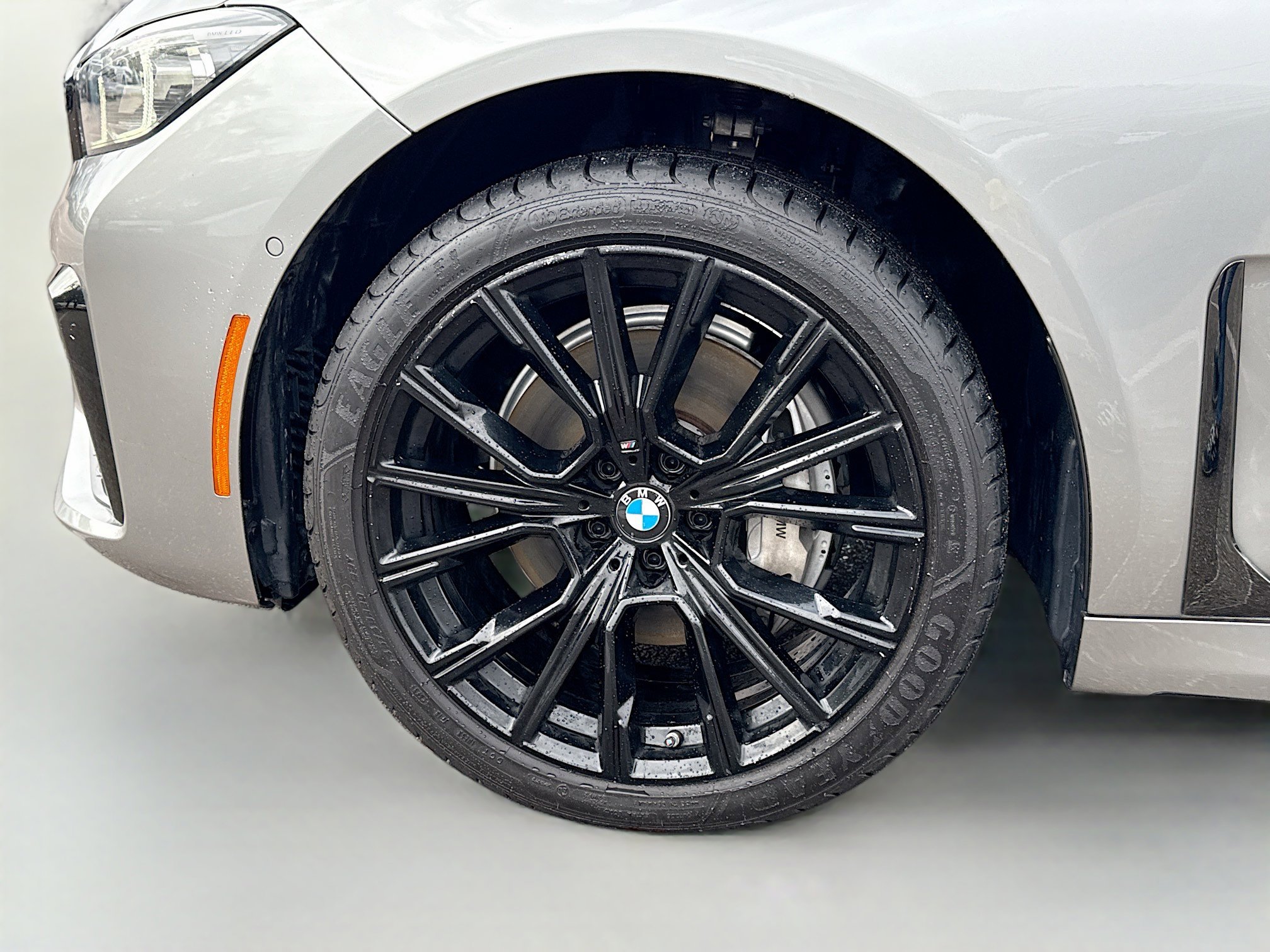 Used 2020 BMW 740i w/ M Sport Package image 43
