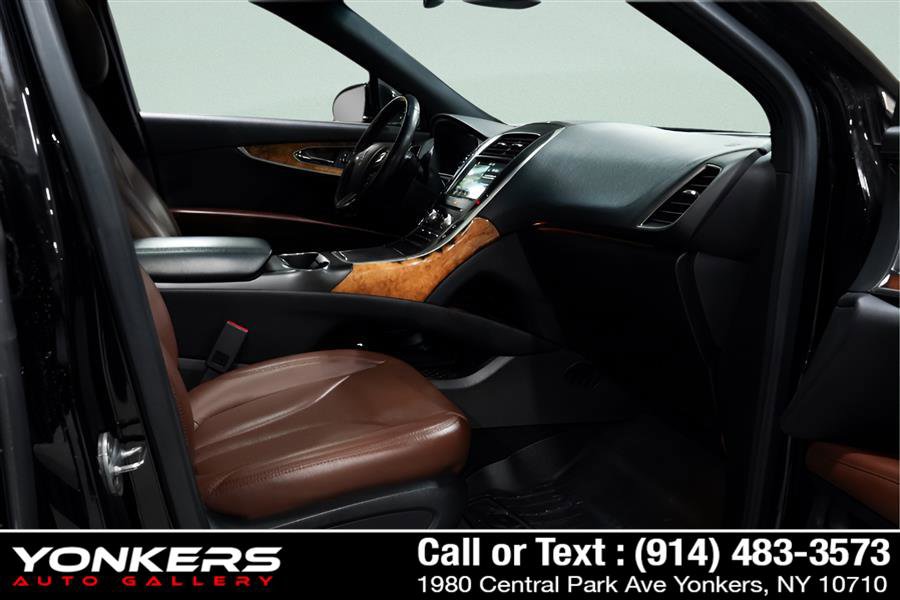 Used 2017 Lincoln MKX Reserve w/ Lincoln MKX Climate Package image 32