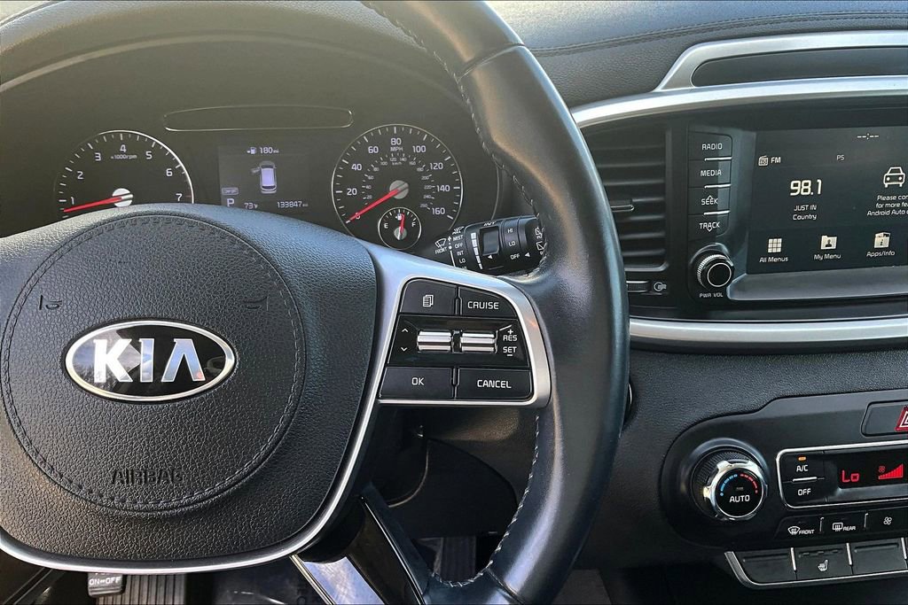 Used 2020 Kia Sorento S image 12