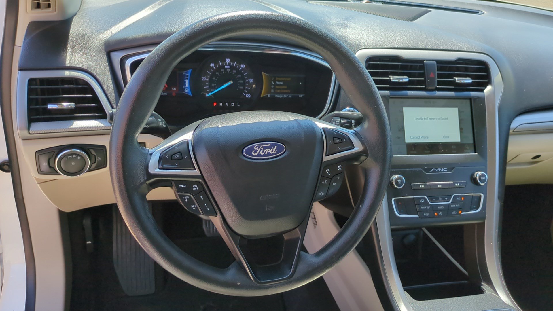 Used 2020 Ford Fusion SE FWD image 15