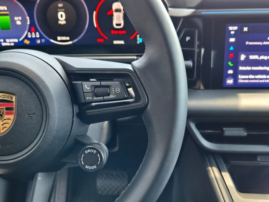 Certified 2024 Porsche Macan 4 Electric image 28