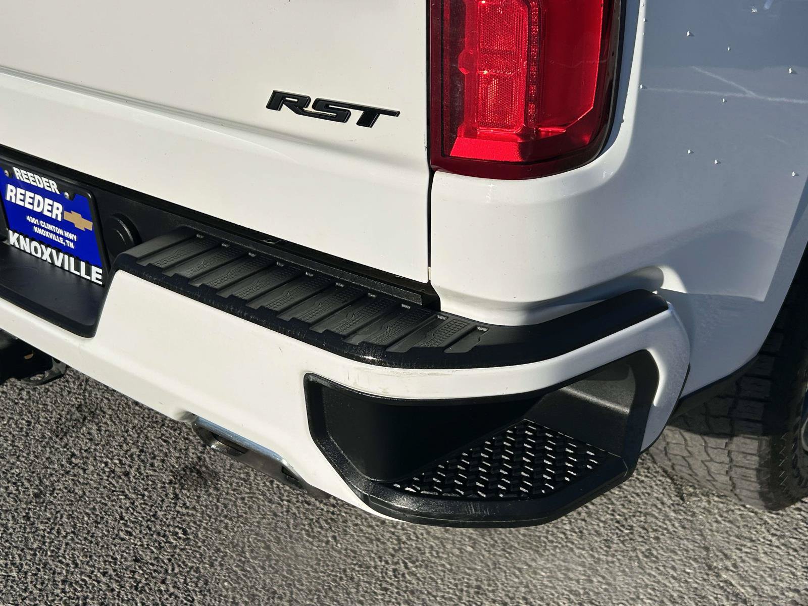 Used 2022 Chevrolet Silverado 1500 RST w/ Z71 Off-Road Package AWD/4WD image 11