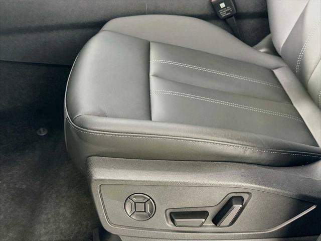 Certified 2025 Audi Q5 Premium w/ Convenience Package AWD/4WD image 17