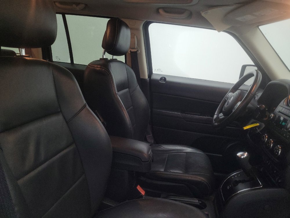 Used 2016 Jeep Patriot High Altitude FWD image 21