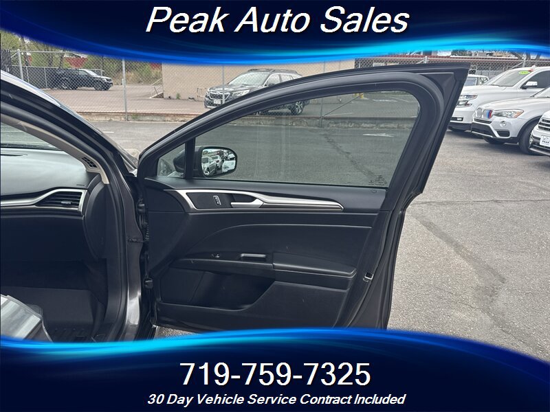 Used 2018 Ford Fusion SE w/ Equipment Group 602A FWD image 34