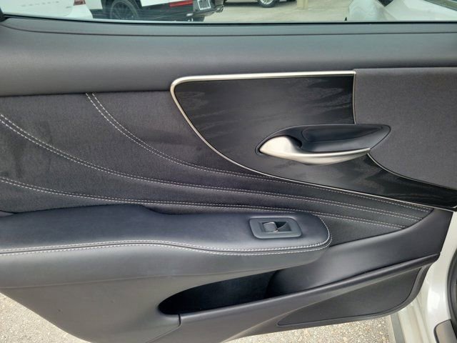 Used 2021 Lexus LS 500 AWD w/ Accessory Package (Z1) image 13