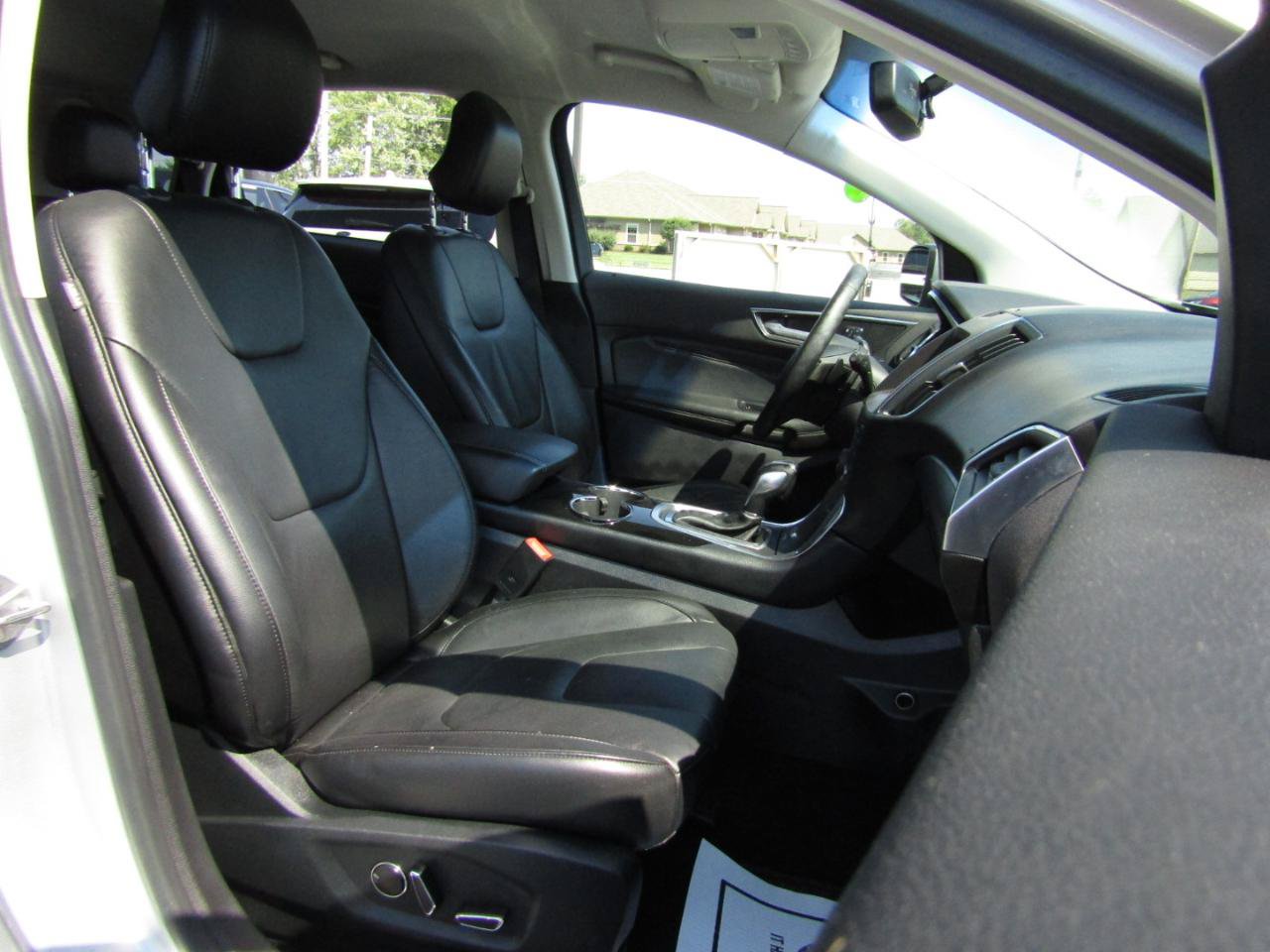 Used 2016 Ford Edge Titanium w/ Technology Package FWD image 24