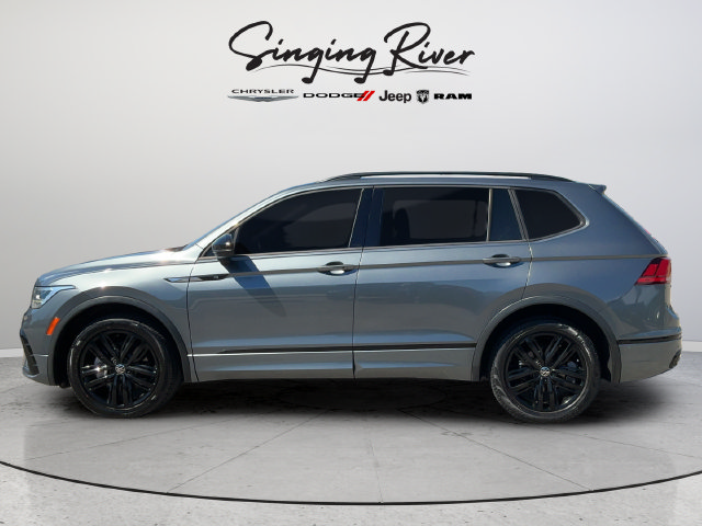 Used 2022 Volkswagen Tiguan SE R-Line FWD image 4
