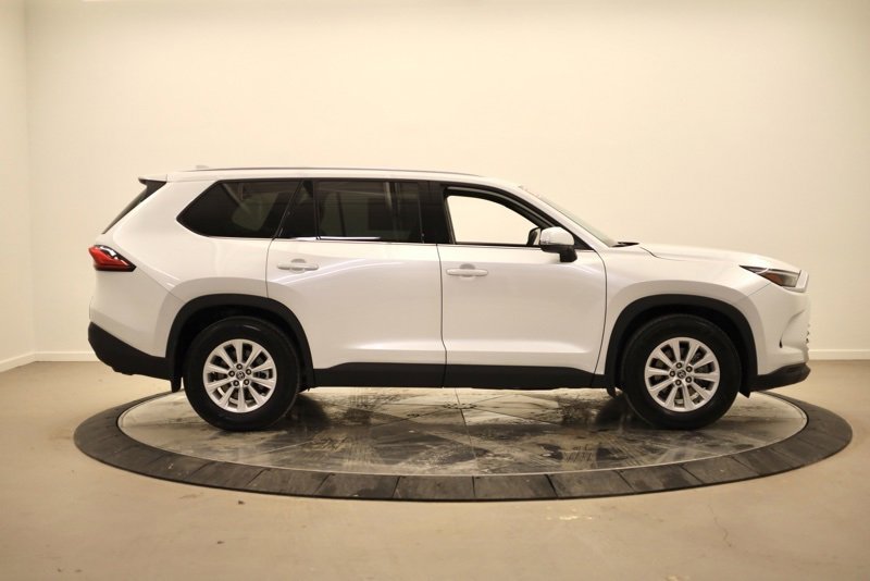 Certified 2024 Toyota Grand Highlander XLE image 2