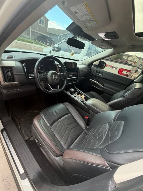 Used 2022 Nissan Pathfinder Platinum w/ Cargo Package AWD/4WD image 9