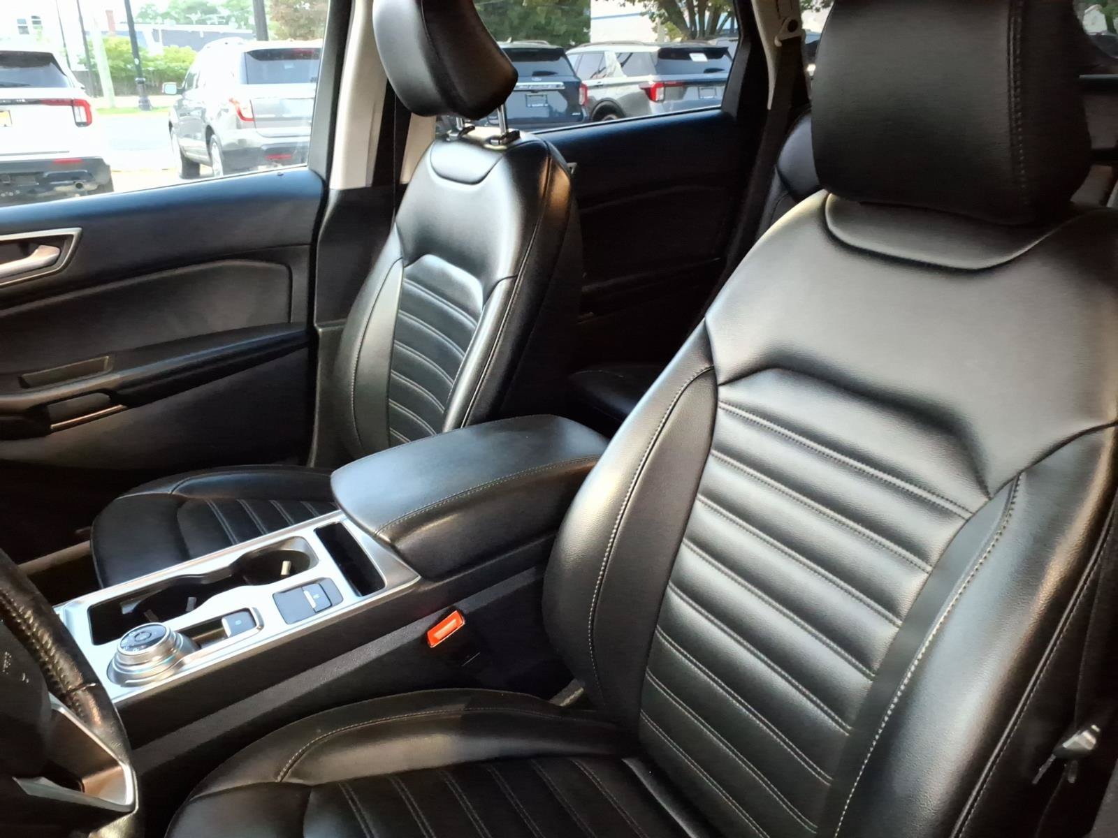 Used 2023 Ford Edge SEL AWD/4WD image 9