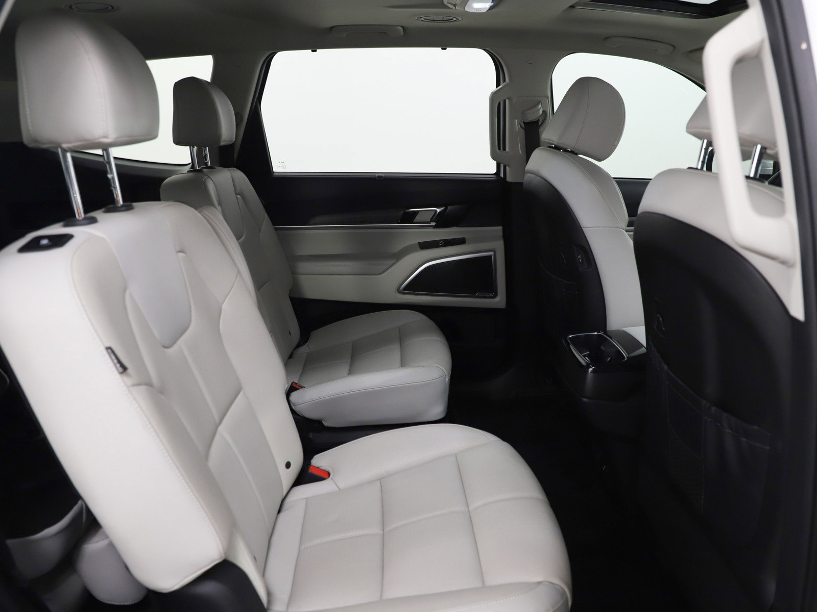 Used 2023 Kia Telluride EX w/ EX Captain's Chair Package image 13