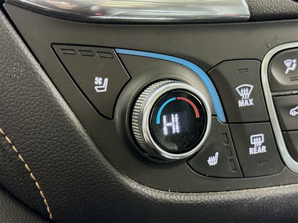 Used 2020 Chevrolet Equinox Premier image 19