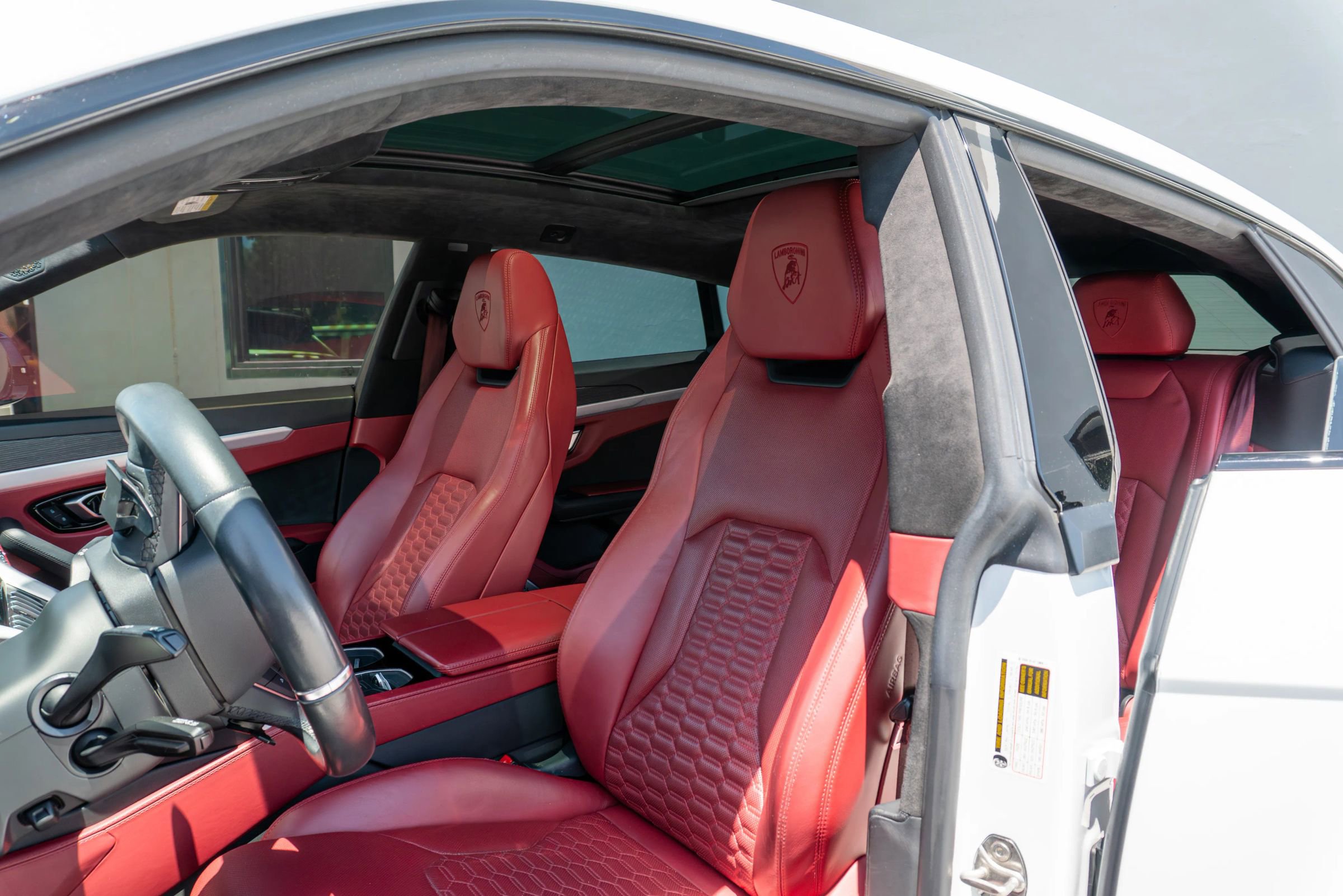 Used 2020 Lamborghini Urus AWD/4WD image 11
