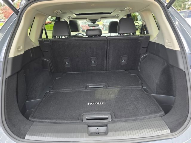 Used 2025 Nissan Rogue SL w/ Tech Package image 17