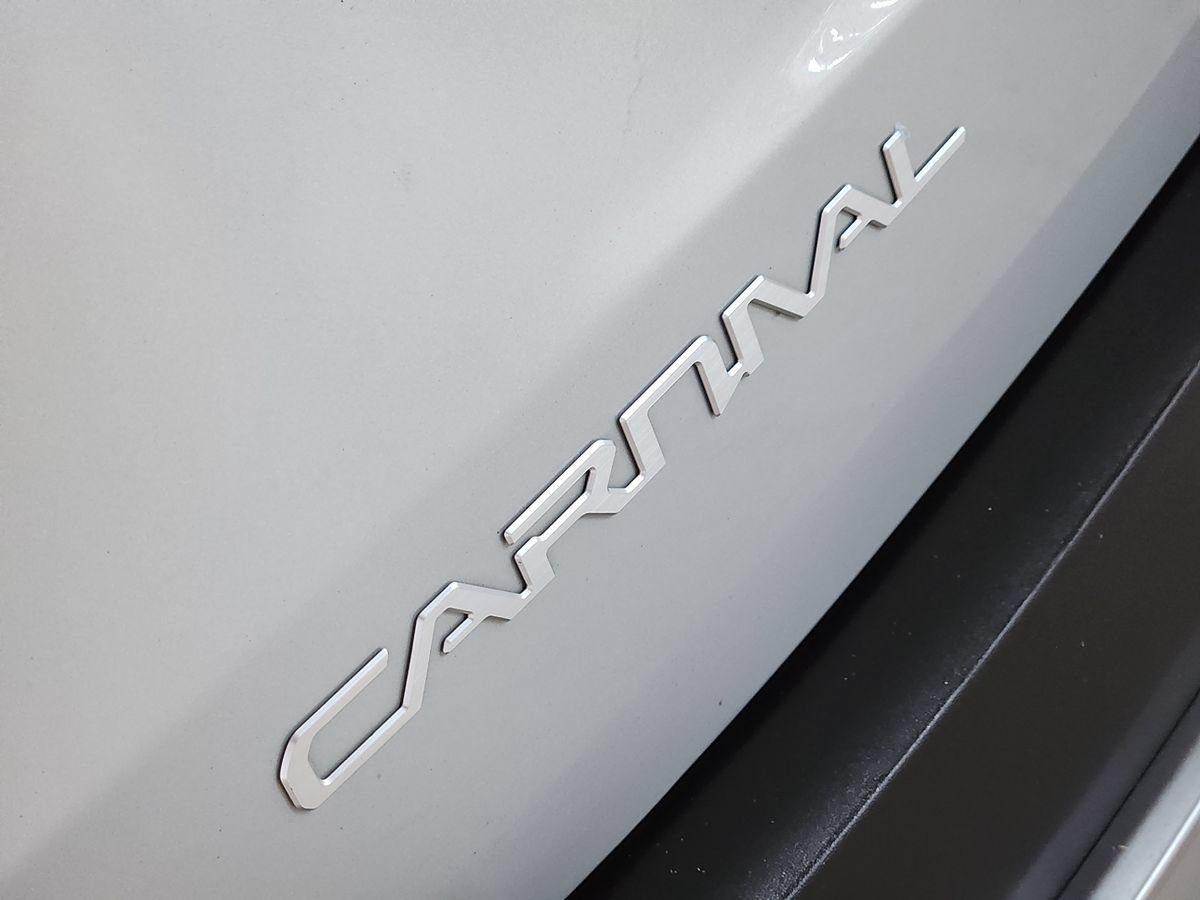 Used 2025 Kia Carnival SX FWD image 25