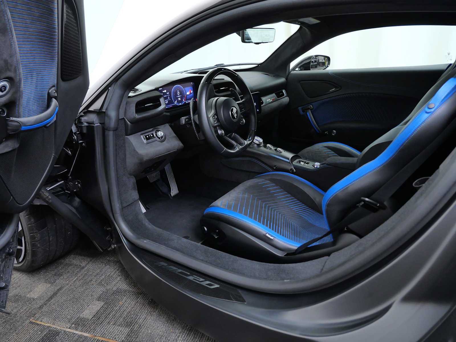 Used 2022 Maserati MC20 Coupe RWD image 18