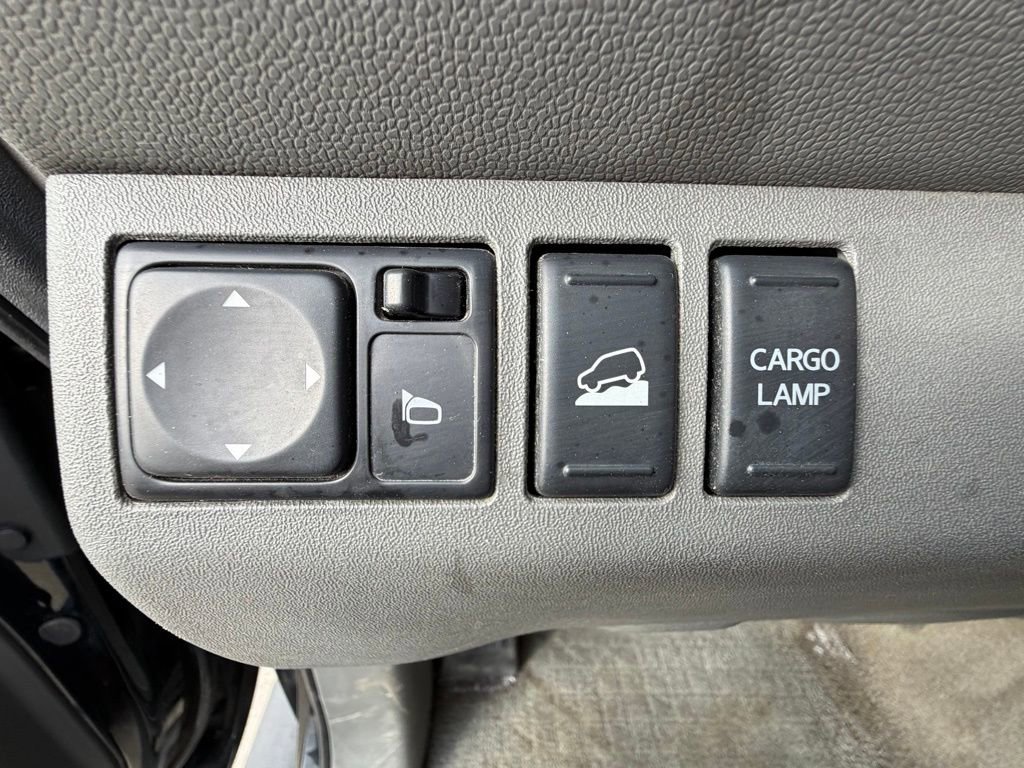 Used 2013 Nissan Frontier SL image 15