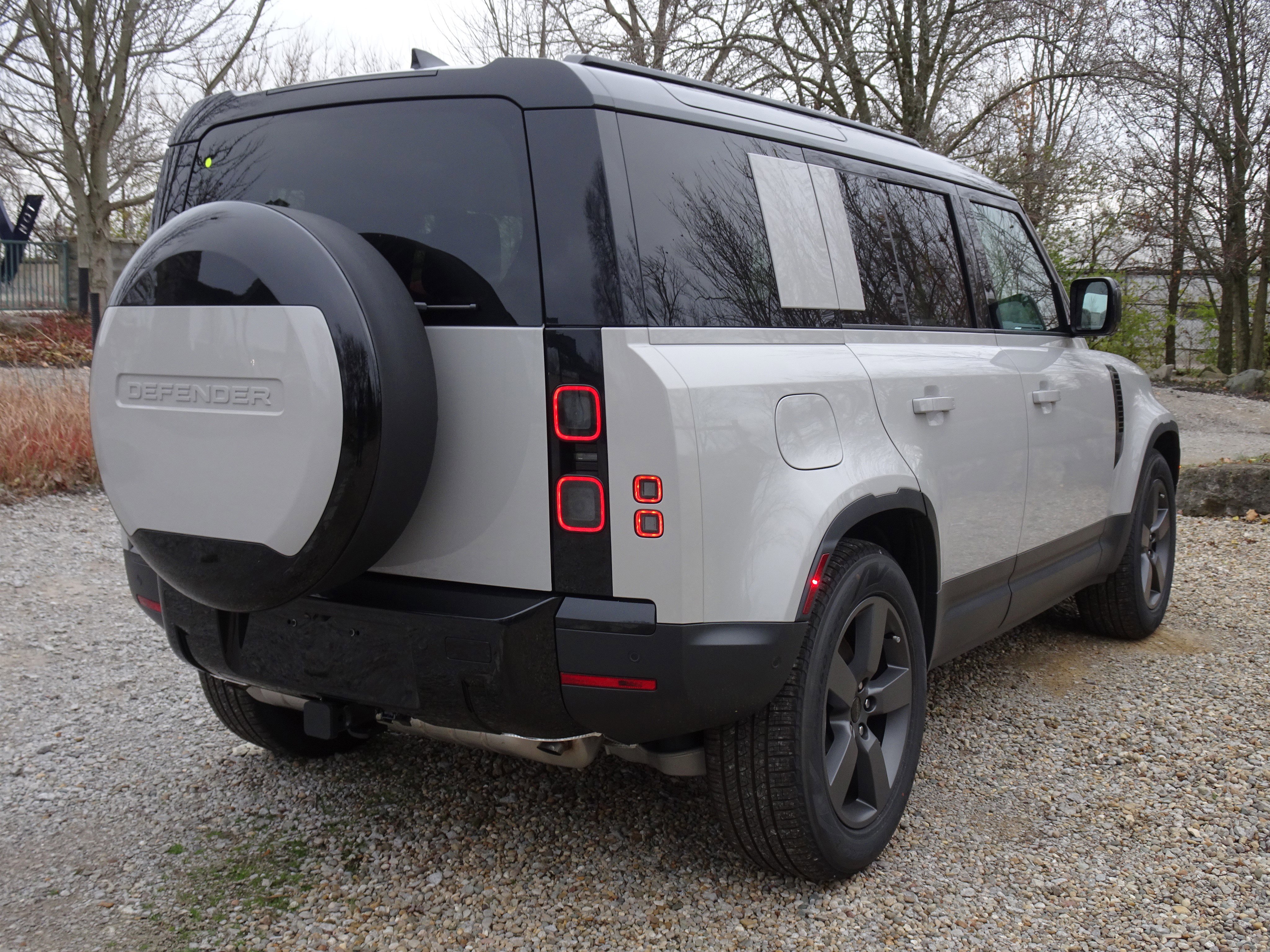 New 2026 Land Rover Defender 110 S image 12