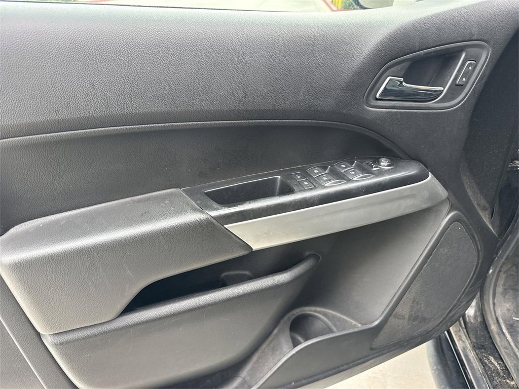 Used 2019 Chevrolet Colorado ZR2 w/ ZR2 Midnight Special Edition image 18