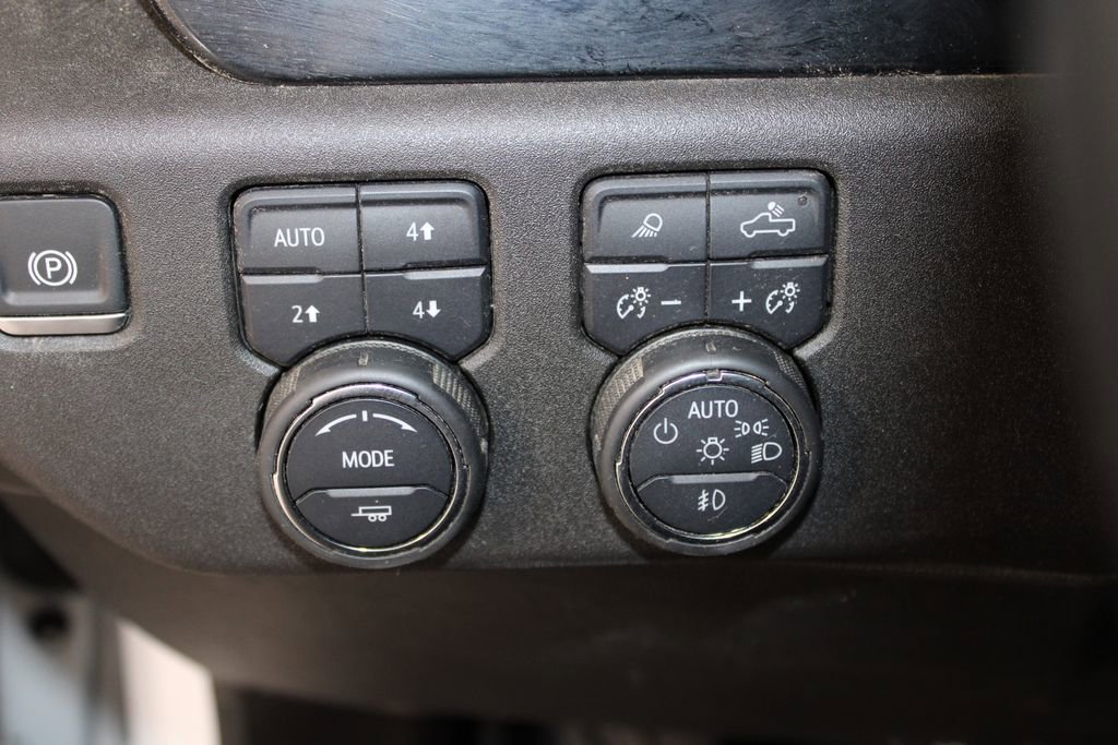Used 2024 Chevrolet Silverado 1500 LTZ image 30