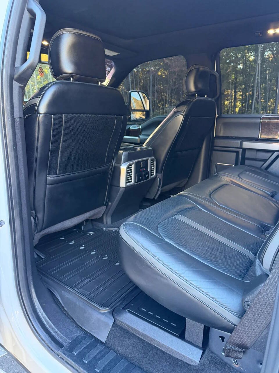 Used 2017 Ford F350 Platinum w/ Platinum Ultimate Package AWD/4WD image 20