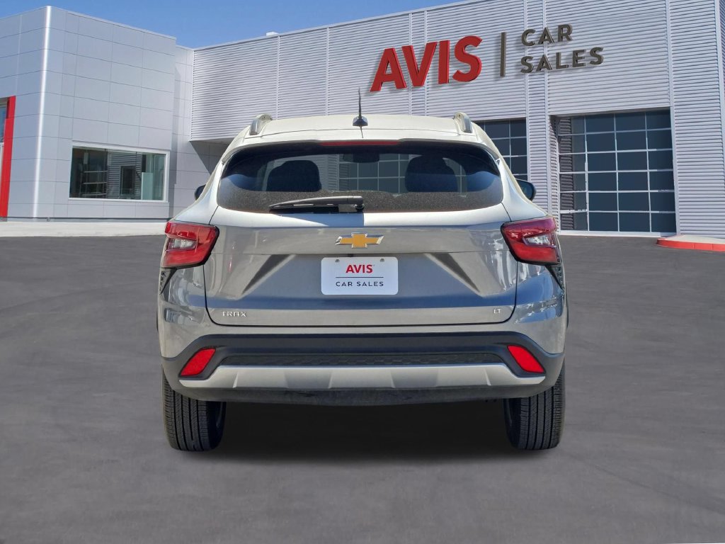 Used 2026 Chevrolet Trax LT FWD image 7