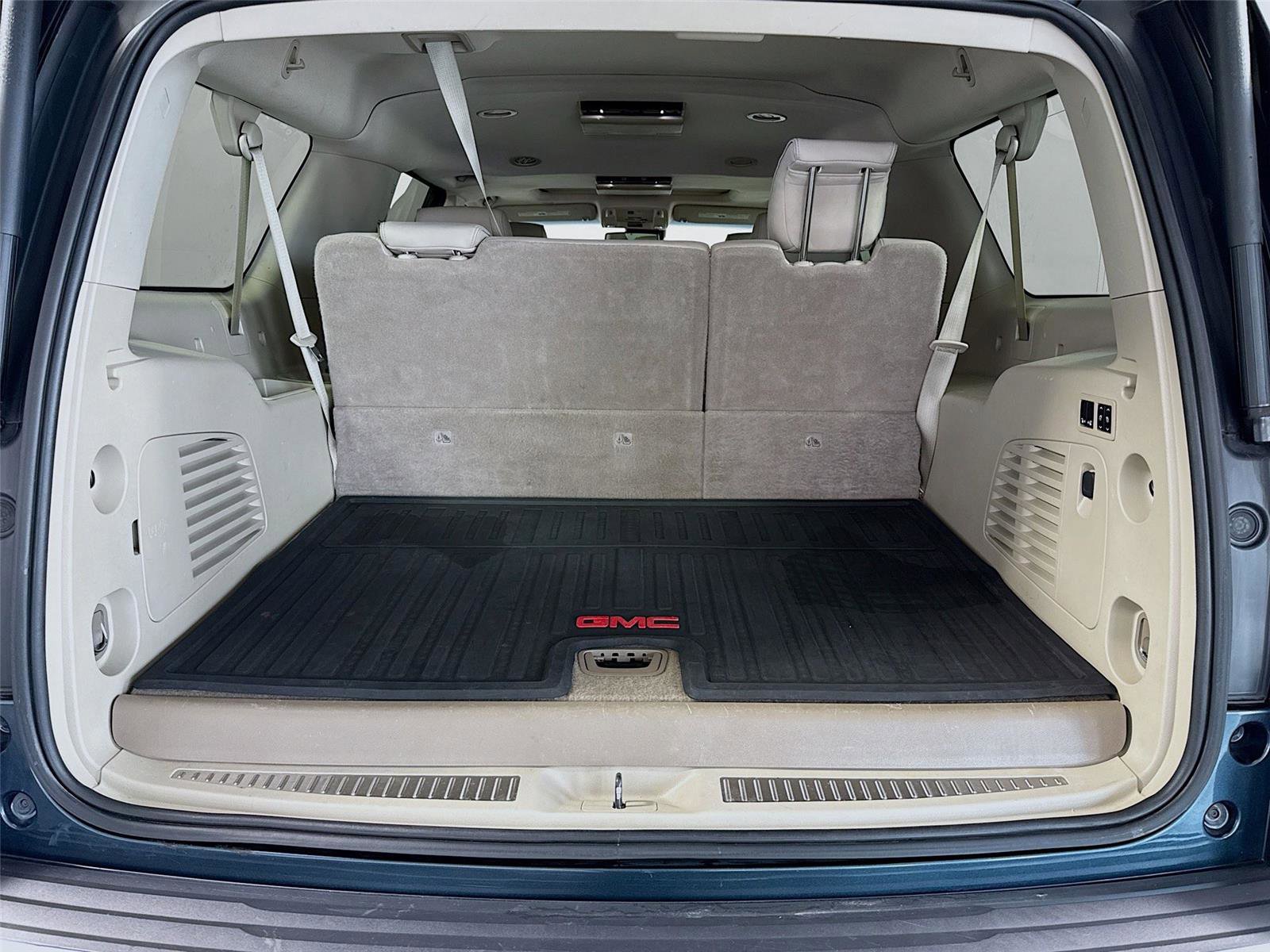 Used 2020 GMC Yukon XL Denali w/ Denali Ultimate Package image 21