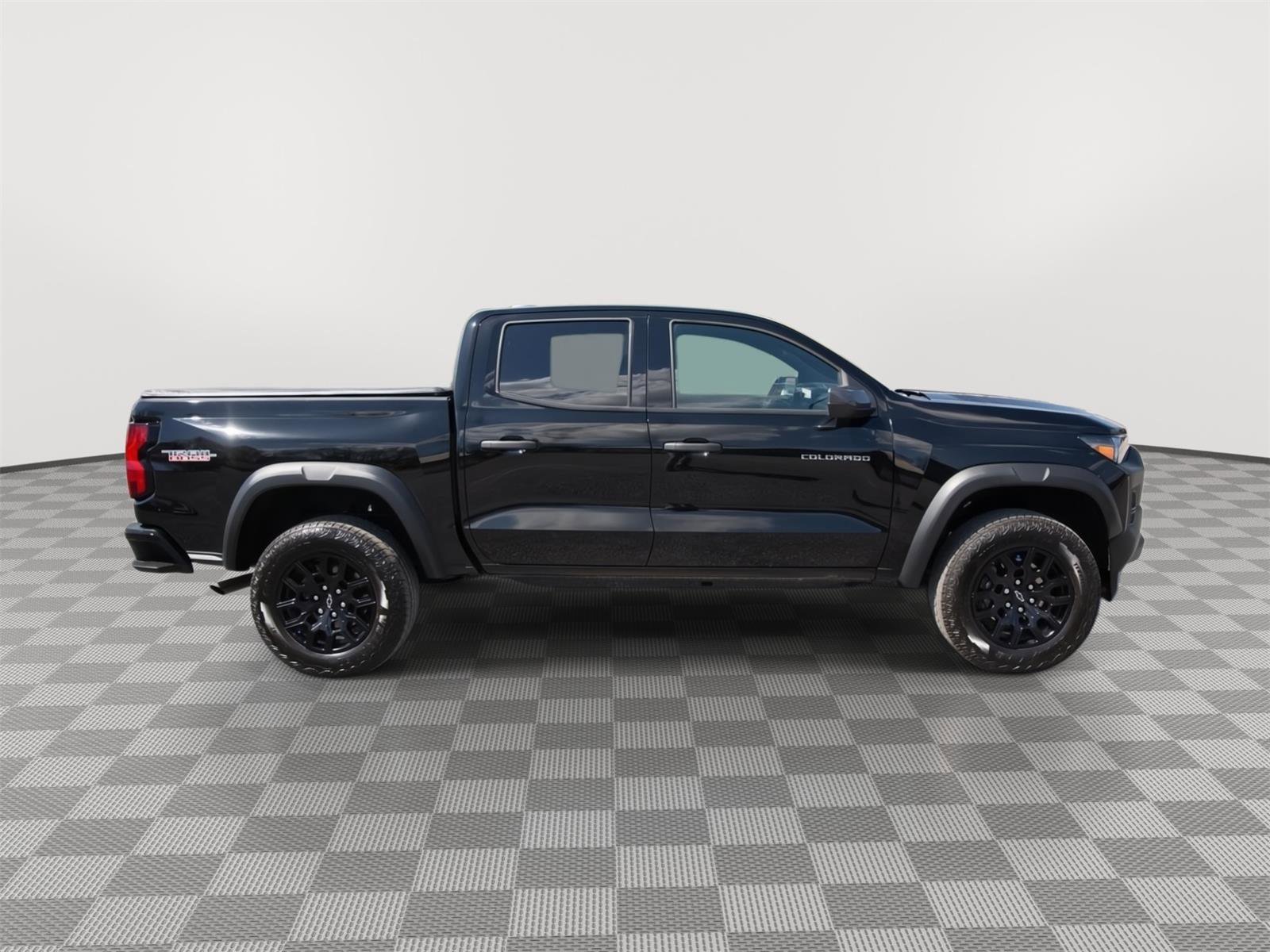 Used 2025 Chevrolet Colorado Trail Boss AWD/4WD image 4