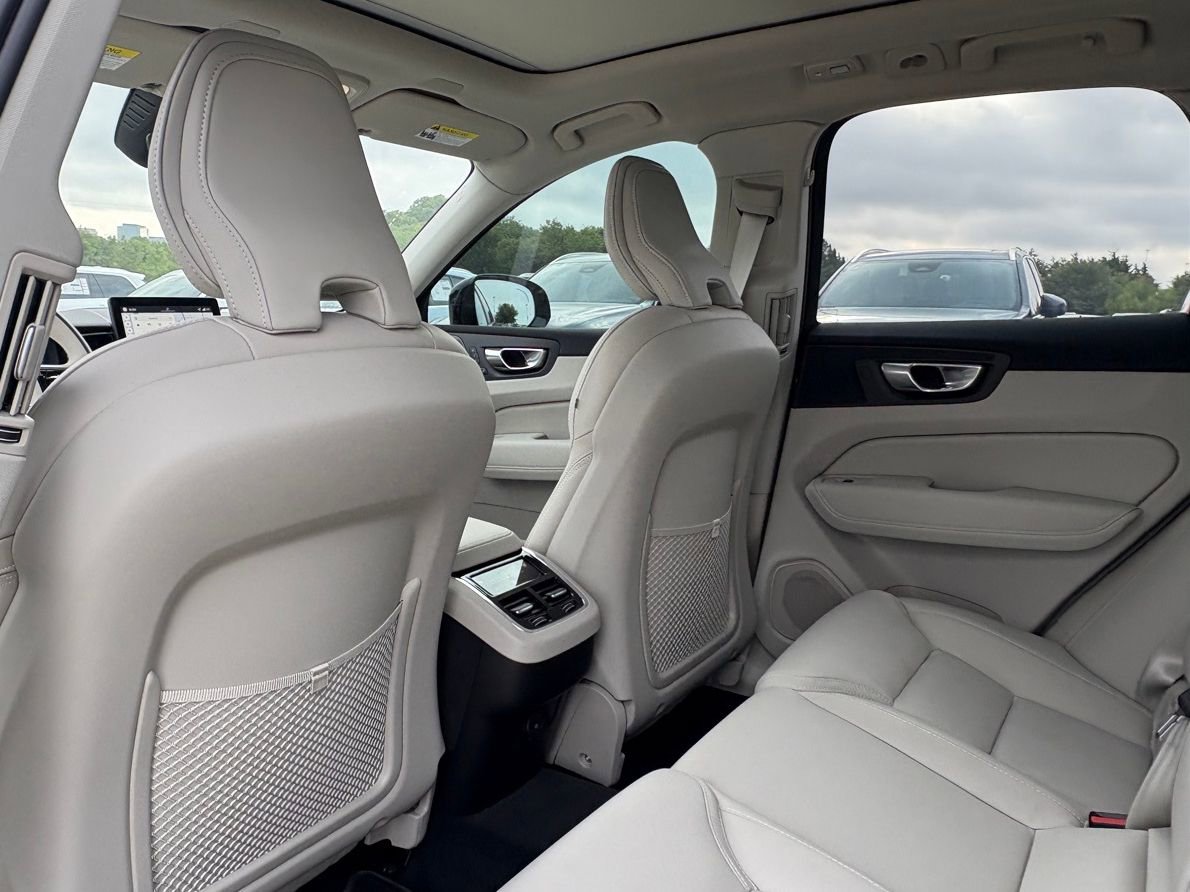New 2026 Volvo XC60 B5 Ultra w/ Protection Package Premier image 21