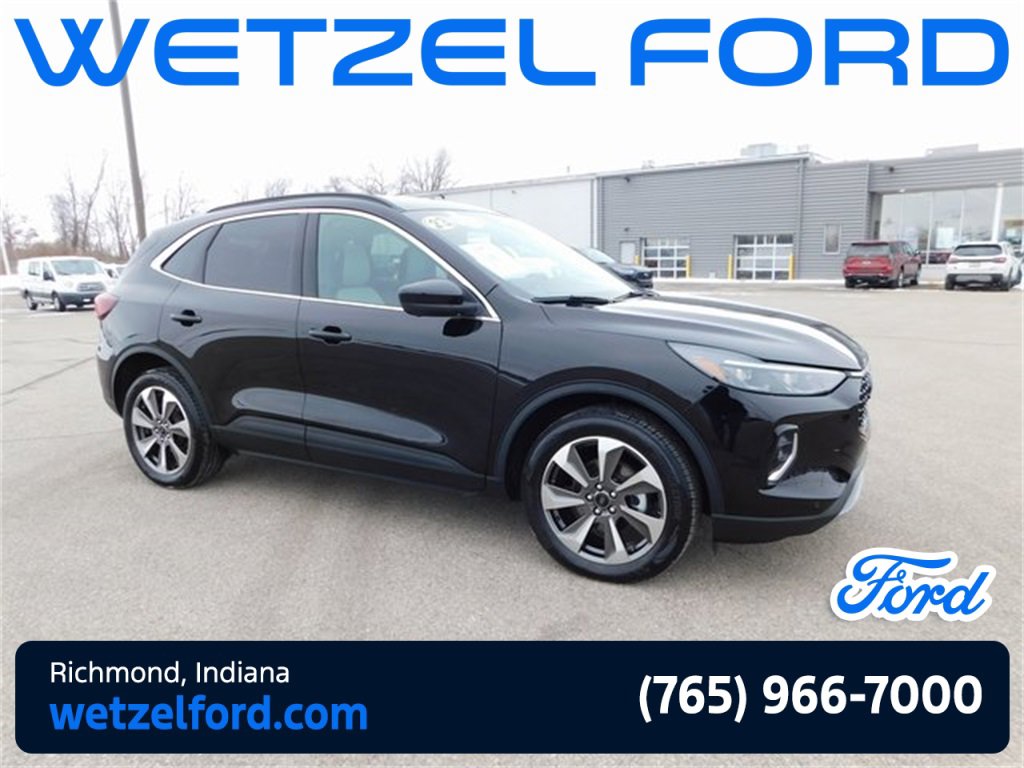 Used 2023 Ford Escape Platinum image 1