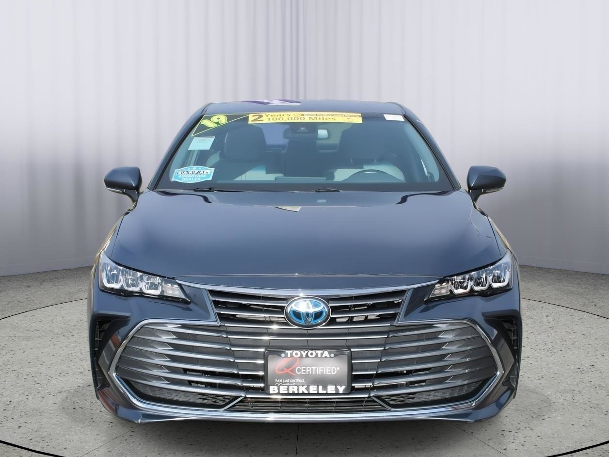Used 2019 Toyota Avalon XLE FWD image 3