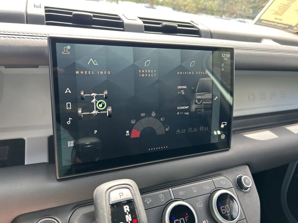 Used 2025 Land Rover Defender 110 S image 34
